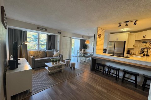 Condo in Saint Petersburg, Florida, 2 bedrooms  № 2228214 - photo 25