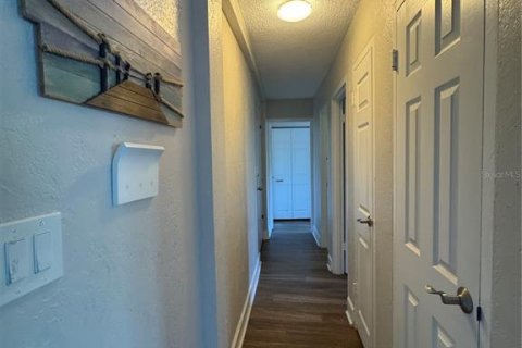 Condo in Saint Petersburg, Florida, 2 bedrooms  № 2228214 - photo 24