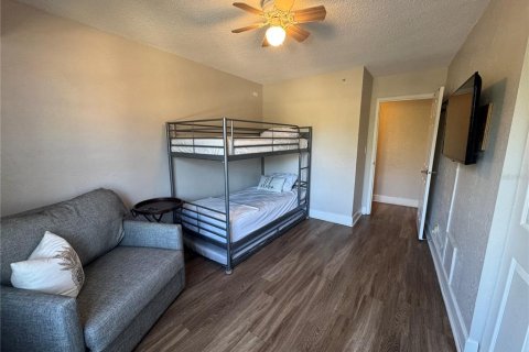 Condo in Saint Petersburg, Florida, 2 bedrooms  № 2228214 - photo 16