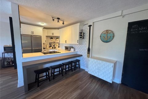 Condo in Saint Petersburg, Florida, 2 bedrooms  № 2228214 - photo 26