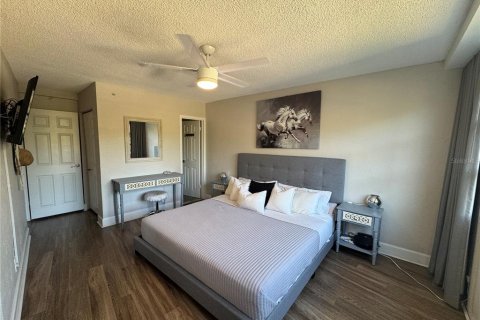 Condo in Saint Petersburg, Florida, 2 bedrooms  № 2228214 - photo 21