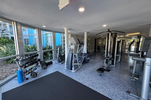 Condo in Saint Petersburg, Florida, 2 bedrooms  № 2228214 - photo 8