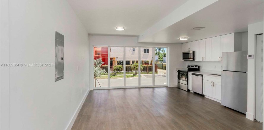 Apartamento en Miami, Florida 1 dormitorio № 1752148