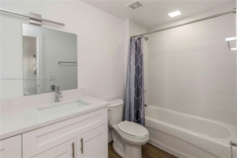 Apartamento en alquiler en Miami, Florida, 1 dormitorio № 1752148 - foto 5