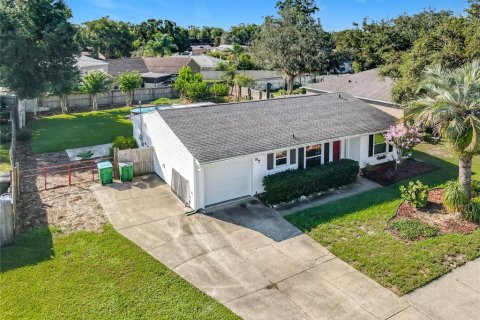 House in Deltona, Florida 2 bedrooms, 111.48 sq.m. № 2347900 - photo 4