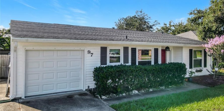 House in Deltona, Florida 2 bedrooms, 111.48 sq.m. № 2347900