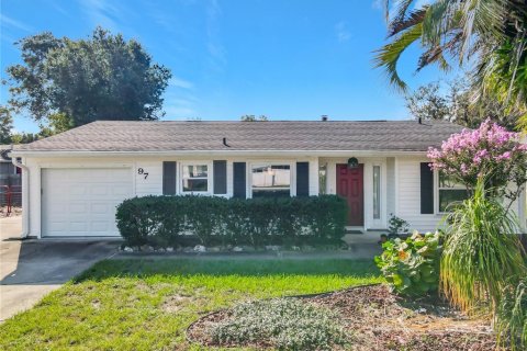 House in Deltona, Florida 2 bedrooms, 111.48 sq.m. № 2347900 - photo 3