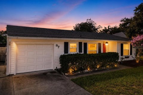 House in Deltona, Florida 2 bedrooms, 111.48 sq.m. № 2347900 - photo 2