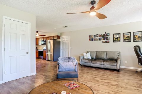 House in Deltona, Florida 2 bedrooms, 111.48 sq.m. № 2347900 - photo 9