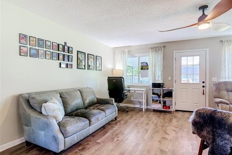 House in Deltona, Florida 2 bedrooms, 111.48 sq.m. № 2347900 - photo 12
