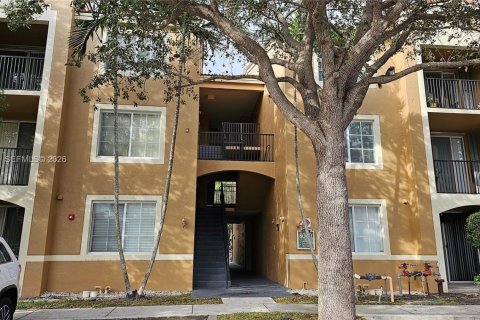 Condo in Tamarac, Florida, 2 bedrooms  № 2046602
