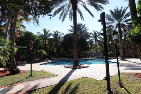 Condo in Tamarac, Florida, 2 bedrooms  № 2046602 - photo 27