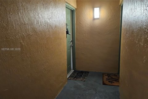 Condo in Tamarac, Florida, 2 bedrooms  № 2046602 - photo 25