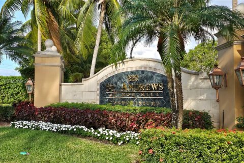 Condo in Tamarac, Florida, 2 bedrooms  № 2046602 - photo 11