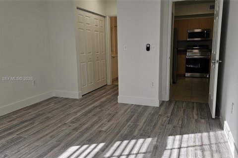 Condo in Tamarac, Florida, 2 bedrooms  № 2046602 - photo 16