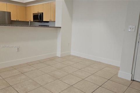Condo in Tamarac, Florida, 2 bedrooms  № 2046602 - photo 17