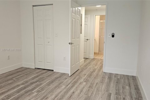 Condo in Tamarac, Florida, 2 bedrooms  № 2046602 - photo 20