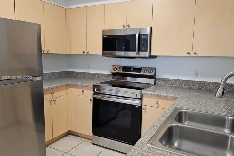 Condo in Tamarac, Florida, 2 bedrooms  № 2046602 - photo 18