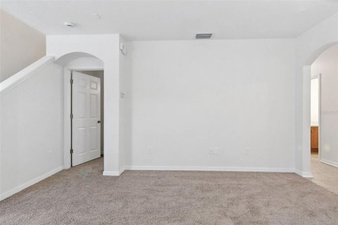 House in Land O' Lakes, Florida 4 bedrooms, 191.19 sq.m. № 1918765 - photo 7