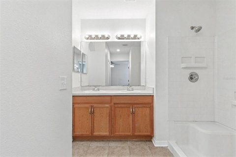 House in Land O' Lakes, Florida 4 bedrooms, 191.19 sq.m. № 1918765 - photo 20