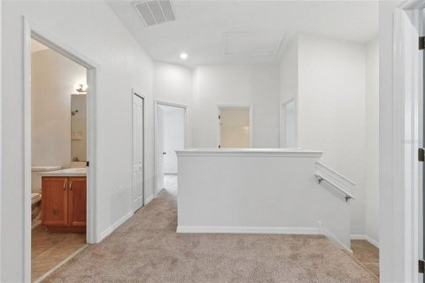 House in Land O' Lakes, Florida 4 bedrooms, 191.19 sq.m. № 1918765 - photo 28