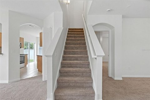 House in Land O' Lakes, Florida 4 bedrooms, 191.19 sq.m. № 1918765 - photo 8