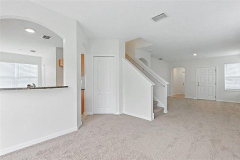 House in Land O' Lakes, Florida 4 bedrooms, 191.19 sq.m. № 1918765 - photo 9