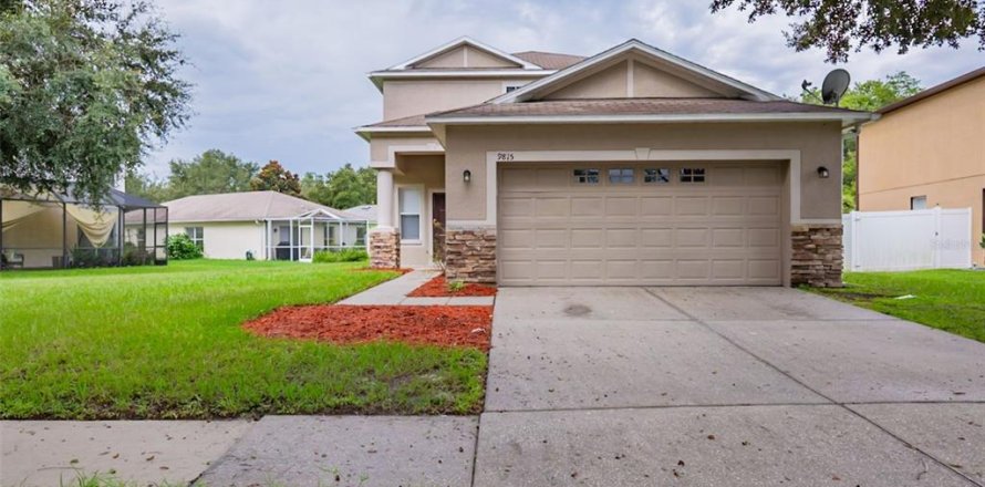 House in Land O' Lakes, Florida 4 bedrooms, 191.19 sq.m. № 1918765
