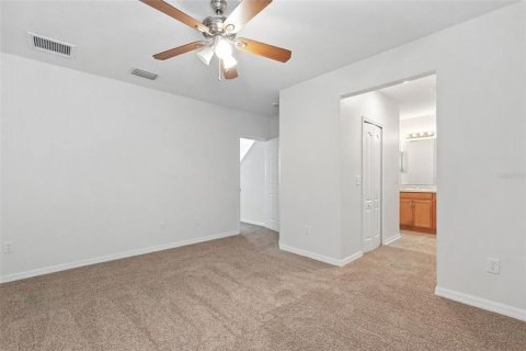House in Land O' Lakes, Florida 4 bedrooms, 191.19 sq.m. № 1918765 - photo 18