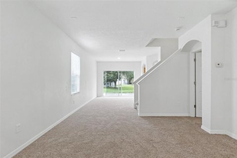 House in Land O' Lakes, Florida 4 bedrooms, 191.19 sq.m. № 1918765 - photo 4