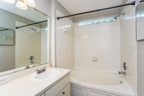 Casa en alquiler en Apollo Beach, Florida, 3 dormitorios, 124.02 m2 № 1873189 - foto 9