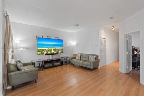 Condo in Miramar, Florida, 3 bedrooms  № 1955181 - photo 4