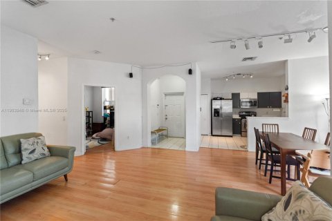 Condo in Miramar, Florida, 3 bedrooms  № 1955181 - photo 5