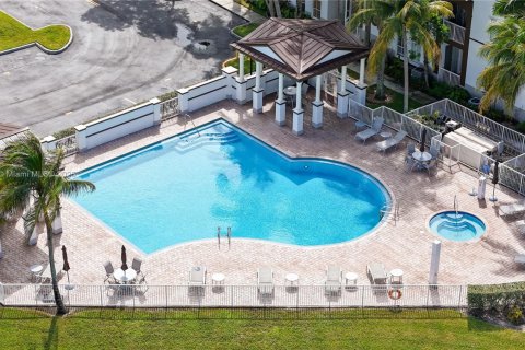 Condo in Miramar, Florida, 3 bedrooms  № 1955181 - photo 19