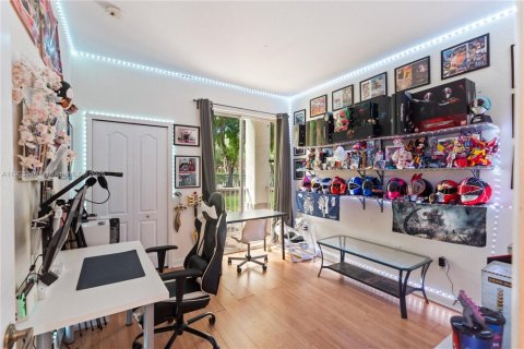 Condo in Miramar, Florida, 3 bedrooms  № 1955181 - photo 16