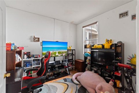 Condo in Miramar, Florida, 3 bedrooms  № 1955181 - photo 13