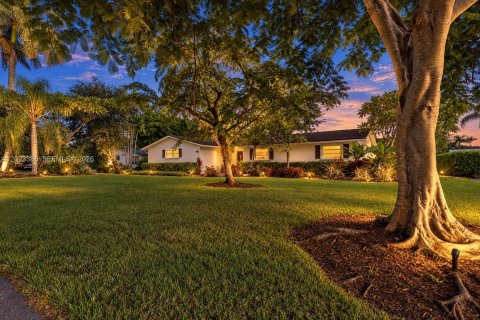 Casa en venta en Miami, Florida, 4 dormitorios, 225.01 m2 № 2382895 - foto 4