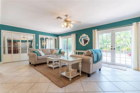 Casa en venta en Miami, Florida, 4 dormitorios, 225.01 m2 № 2382895 - foto 18