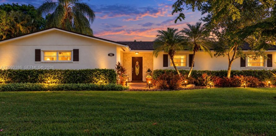 Casa en Miami, Florida 4 dormitorios, 225.01 m2 № 2382895