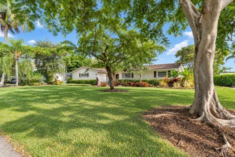 Casa en venta en Miami, Florida, 4 dormitorios, 225.01 m2 № 2382895 - foto 5