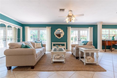 Casa en venta en Miami, Florida, 4 dormitorios, 225.01 m2 № 2382895 - foto 17