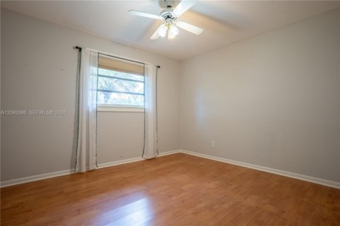 Casa en venta en Miami, Florida, 4 dormitorios, 225.01 m2 № 2382895 - foto 27