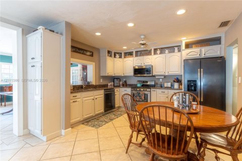 Casa en venta en Miami, Florida, 4 dormitorios, 225.01 m2 № 2382895 - foto 22