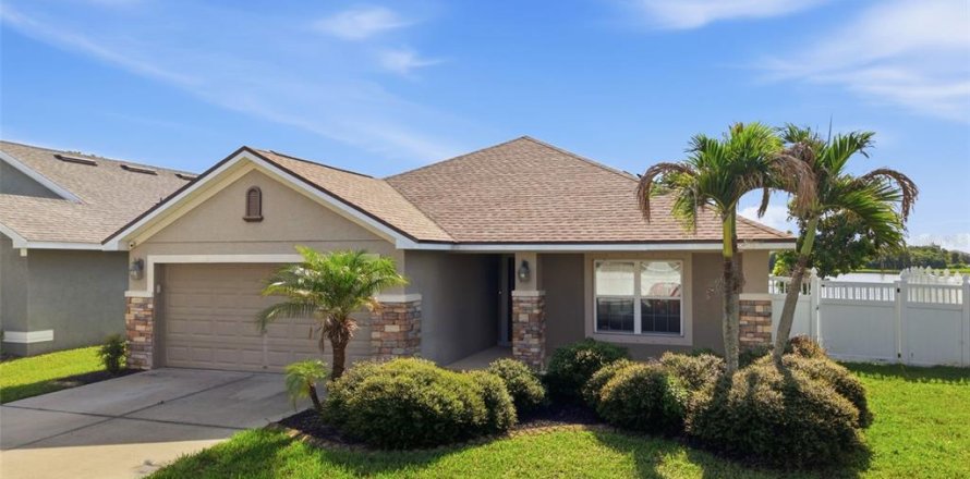 Villa ou maison à Wimauma, Floride 3 chambres, 180.97 m2 № 2302295