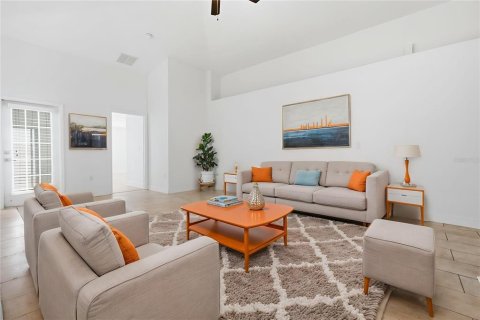 Villa ou maison à vendre à Wimauma, Floride: 3 chambres, 180.97 m2 № 2302295 - photo 2