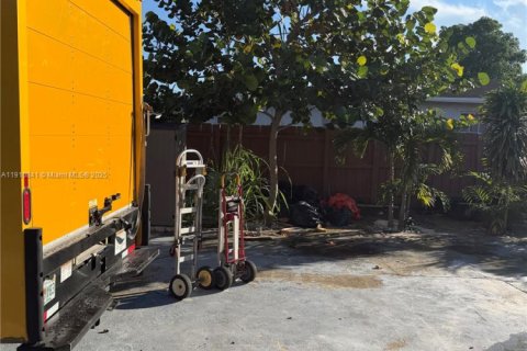 Casa en venta en Miami, Florida, 3 dormitorios, 91.32 m2 № 1966019 - foto 7