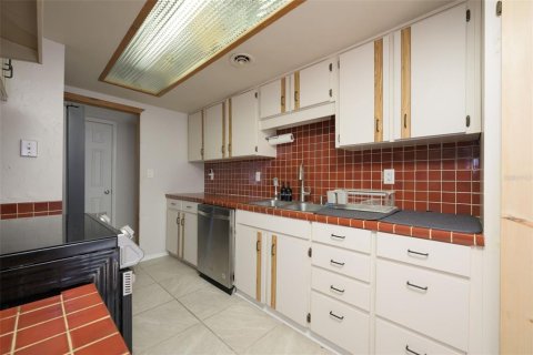 House in Ormond Beach, Florida 3 bedrooms, 130.34 sq.m. № 2217140 - photo 9