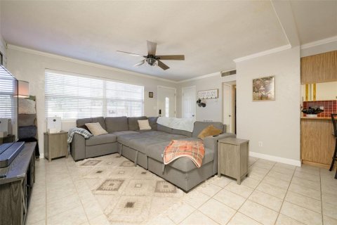 House in Ormond Beach, Florida 3 bedrooms, 130.34 sq.m. № 2217140 - photo 3