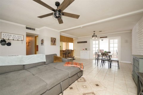 House in Ormond Beach, Florida 3 bedrooms, 130.34 sq.m. № 2217140 - photo 4