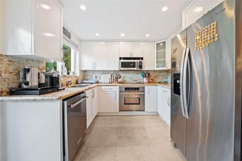 Casa en alquiler en Coral Gables, Florida, 4 dormitorios, 246.66 m2 № 2018855 - foto 14